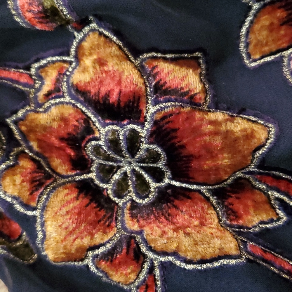 Gorgeous Velvety Cowl Scarf - Picture 5 of 10